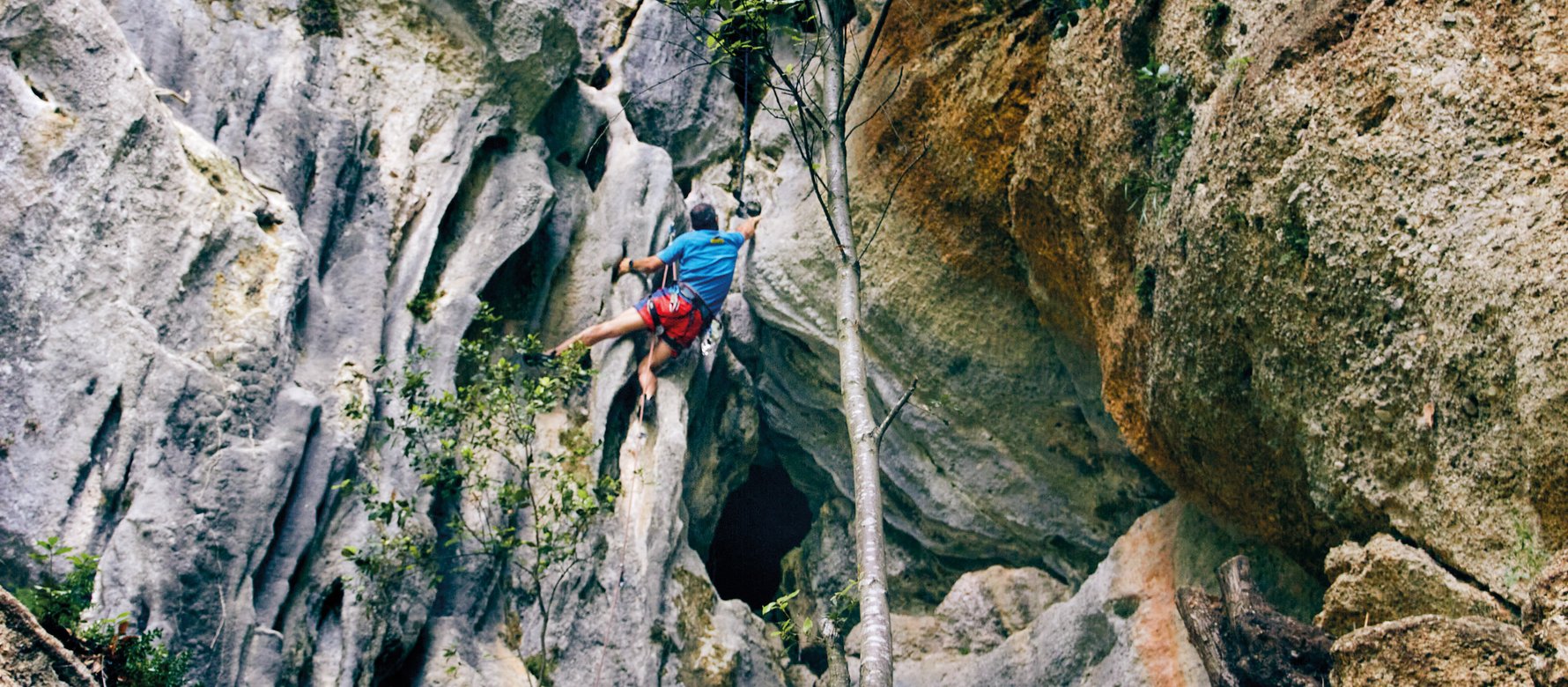 arrampicatore in parete
