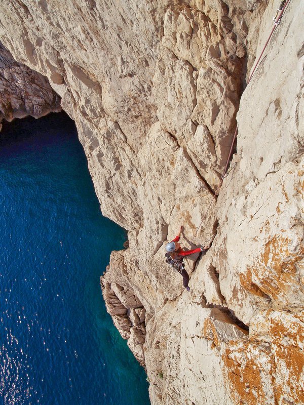 in arrampicata con vista dall'alto