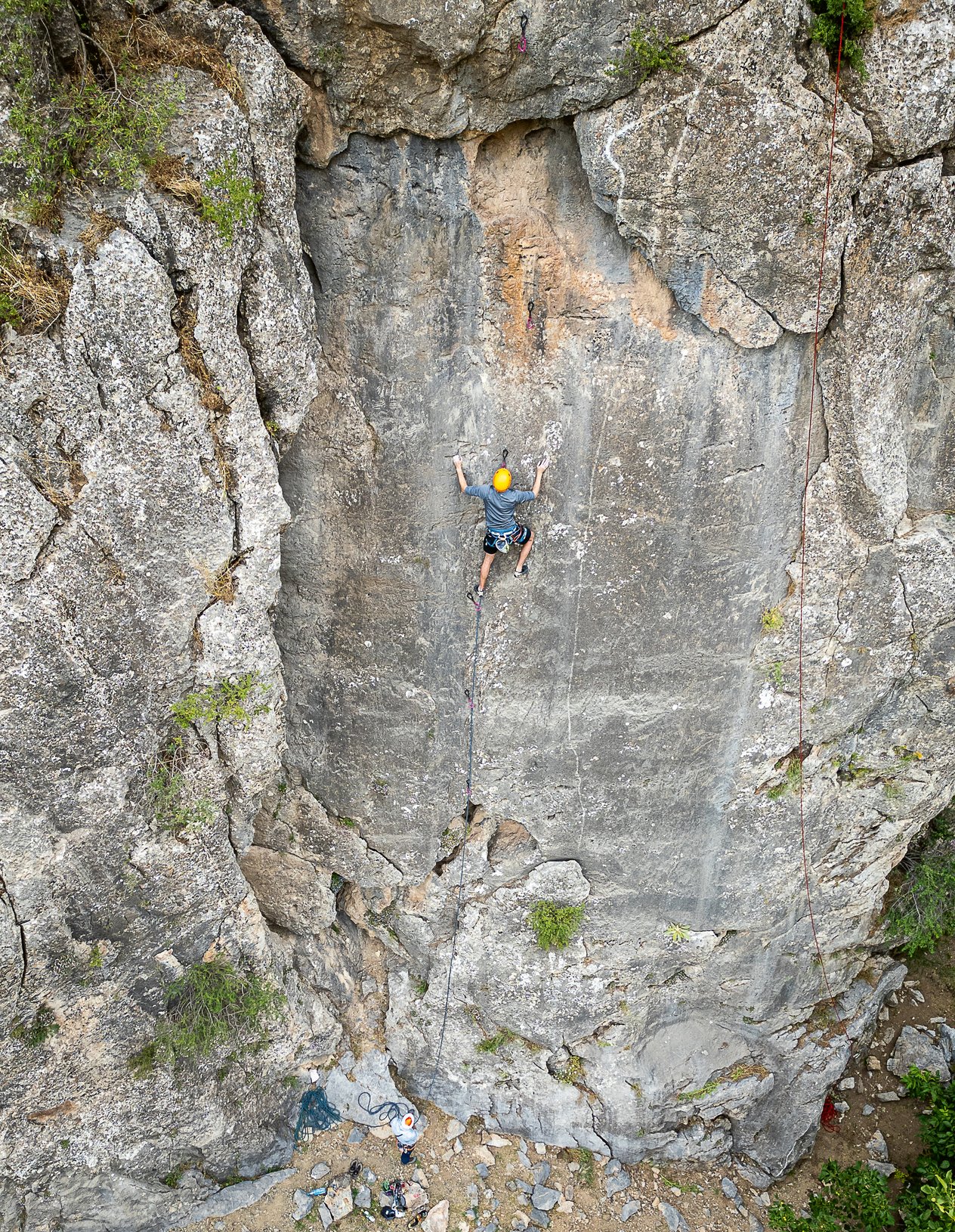 arrampicatore in parete