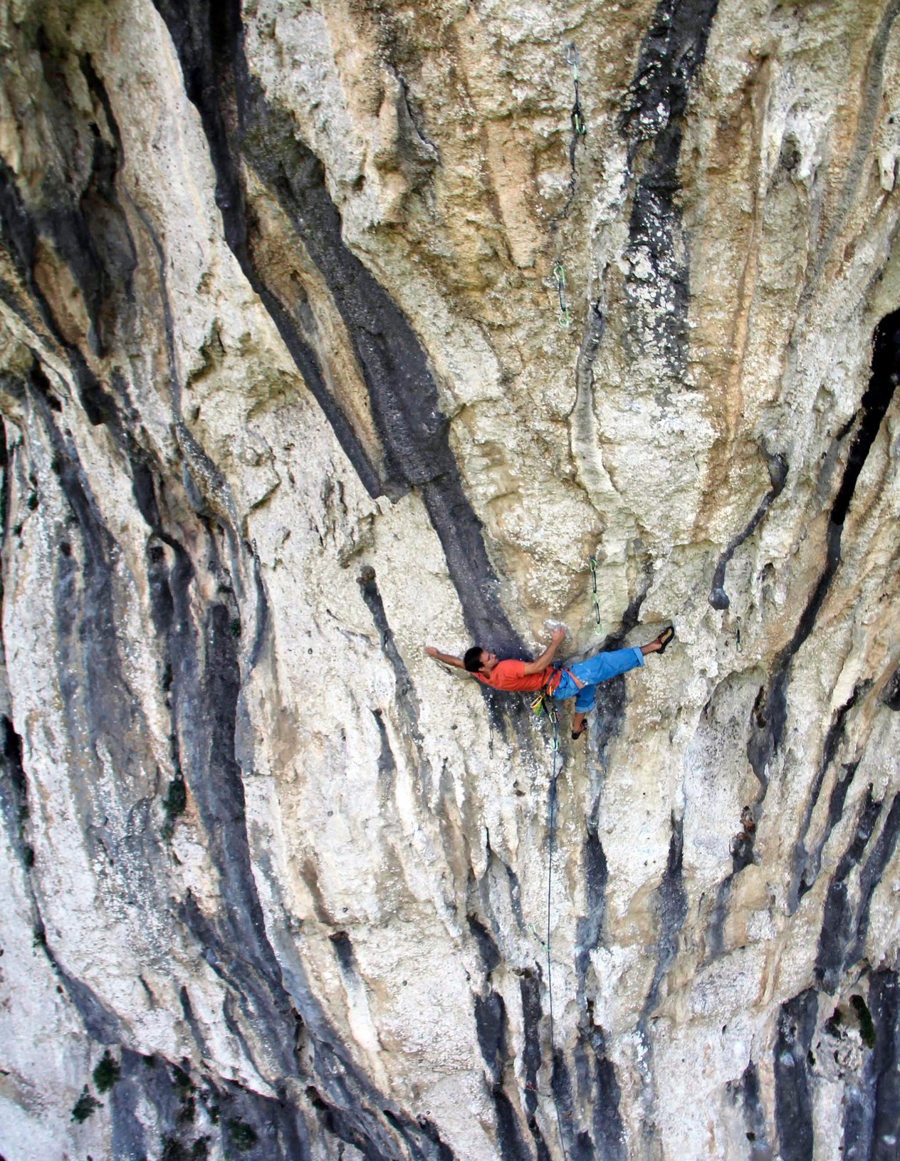 arrampicatore in parete