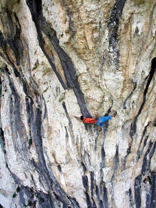 arrampicatore in parete