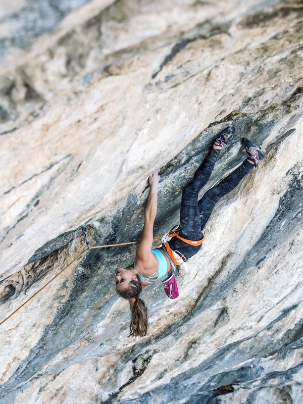 Arrampicata in strapiombo