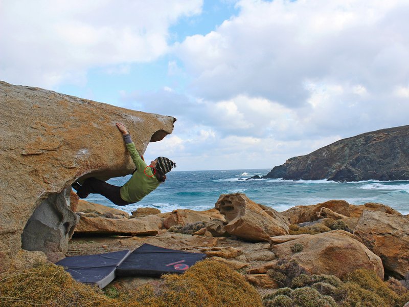 climber su boulder