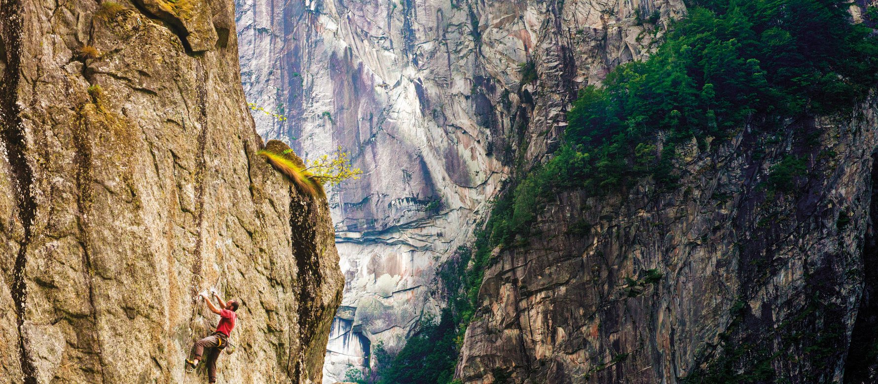 arrampicatore in parete