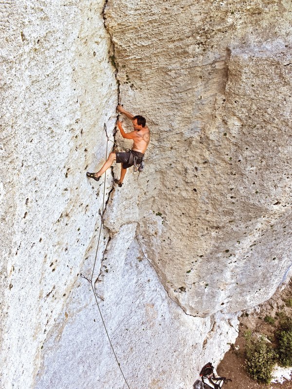 arrampicatore in parete