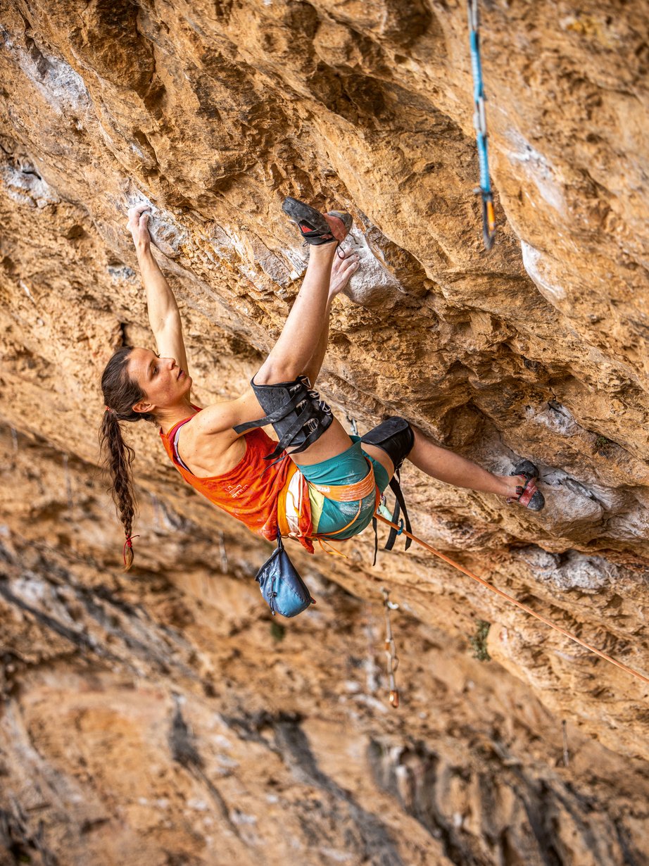 Climber in falesia