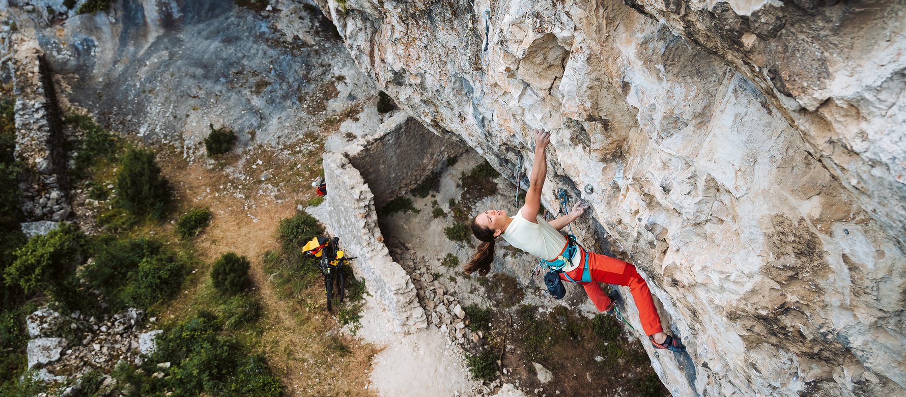 Climber in falesia