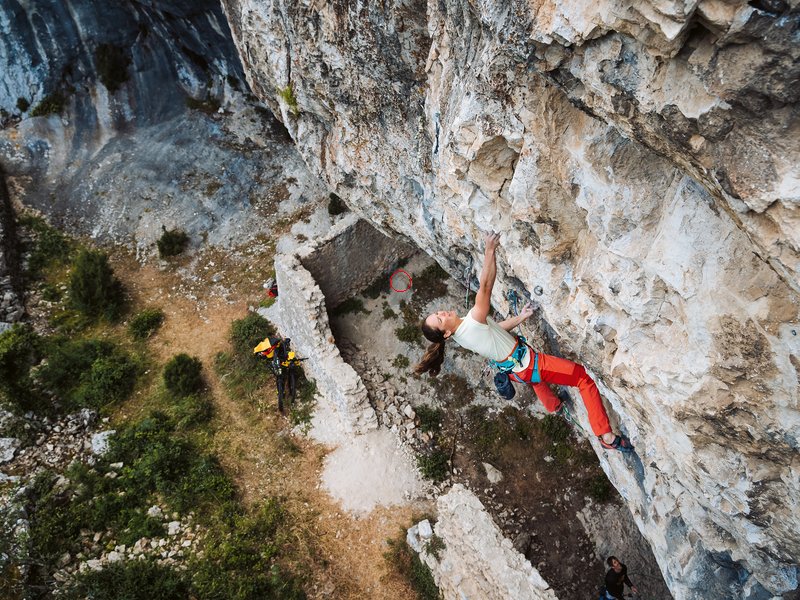 Climber in falesia