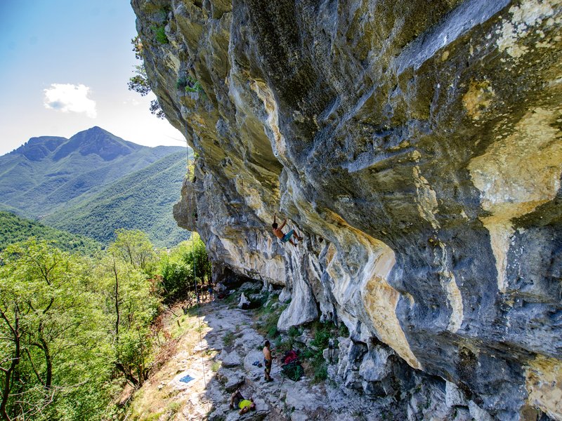 arrampicatore in parete