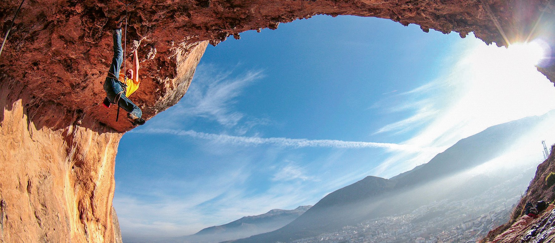 climber in falesia