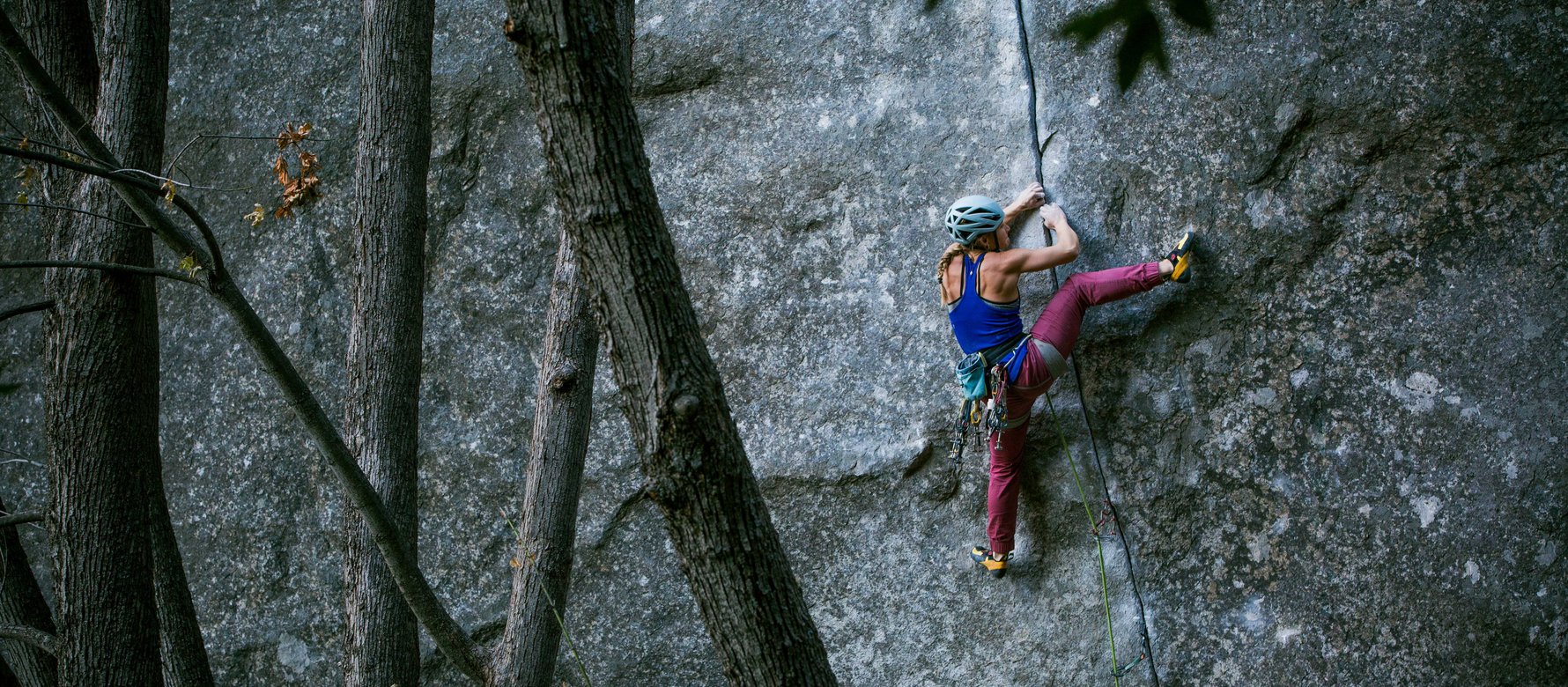arrampicatrice in parete
