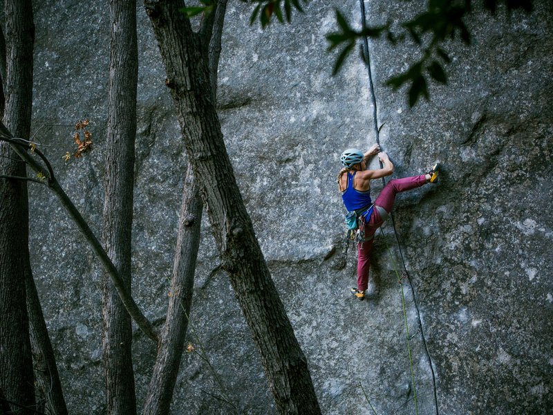 arrampicatrice in parete