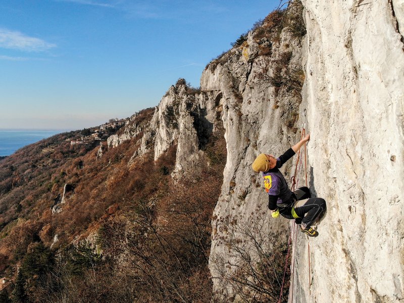 arrampicatore in parete