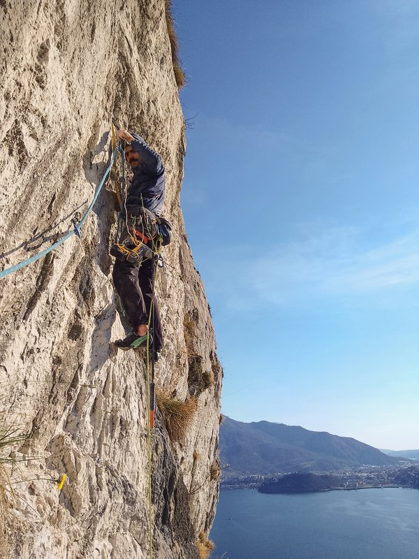 arrampicatore in parete
