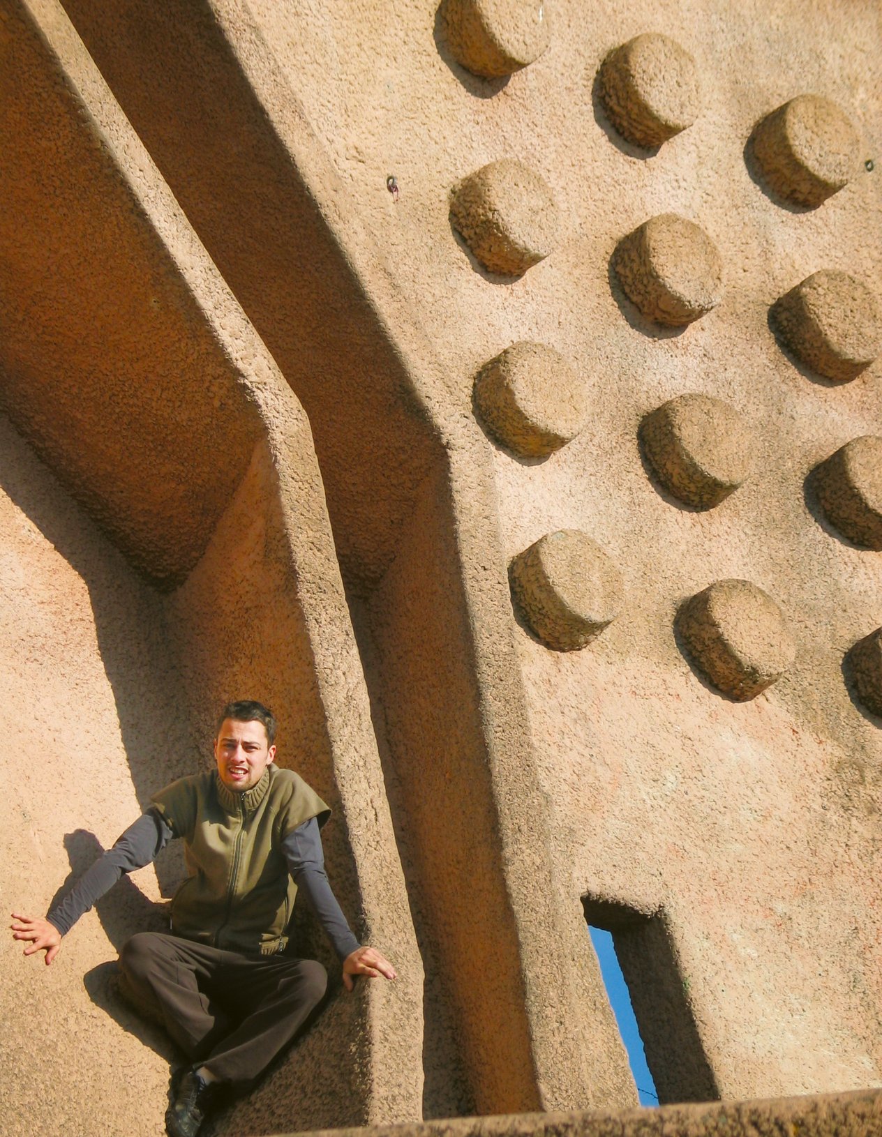 ragazzo fa parkour