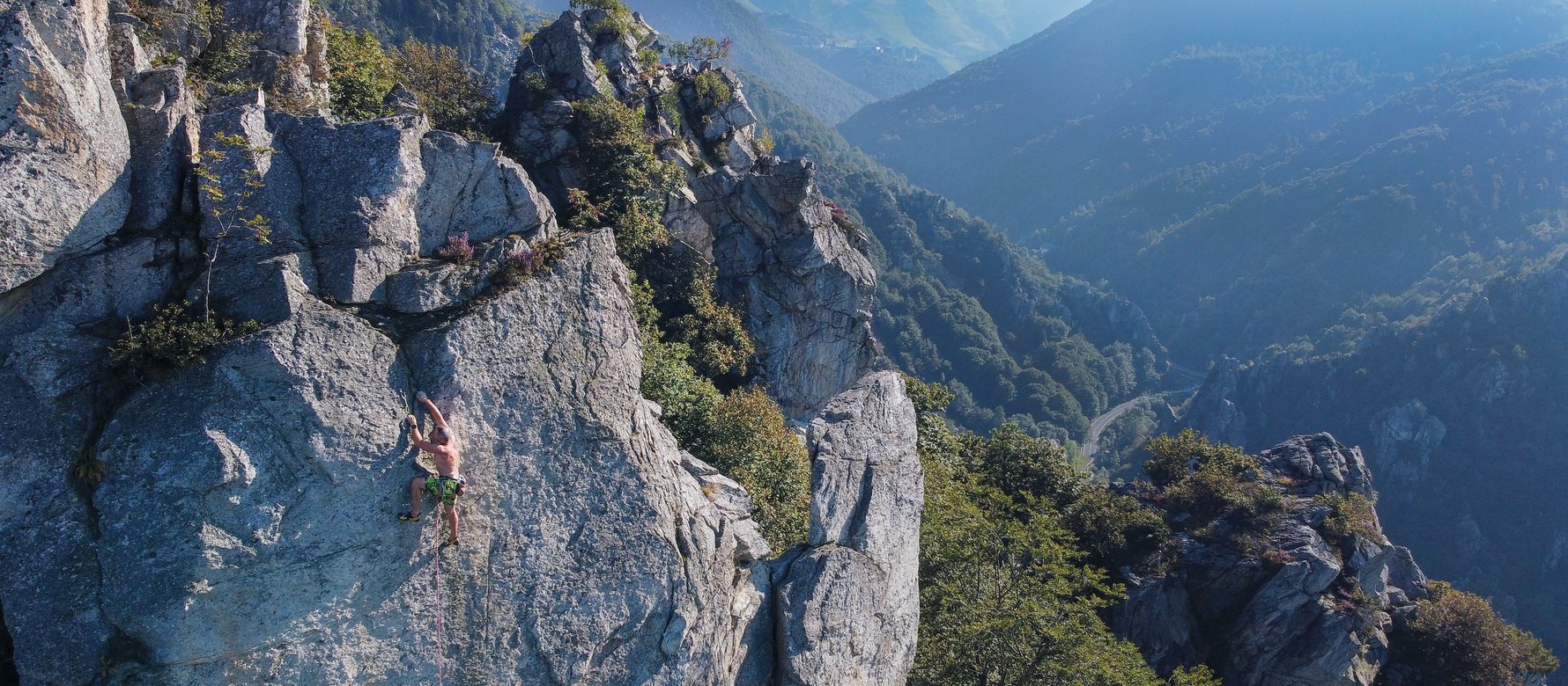 arrampicatore in parete