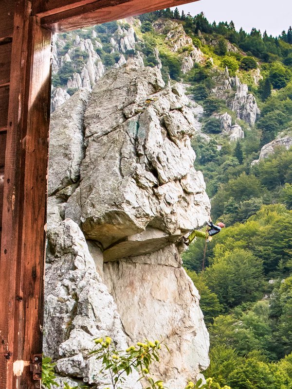 climber in falesia