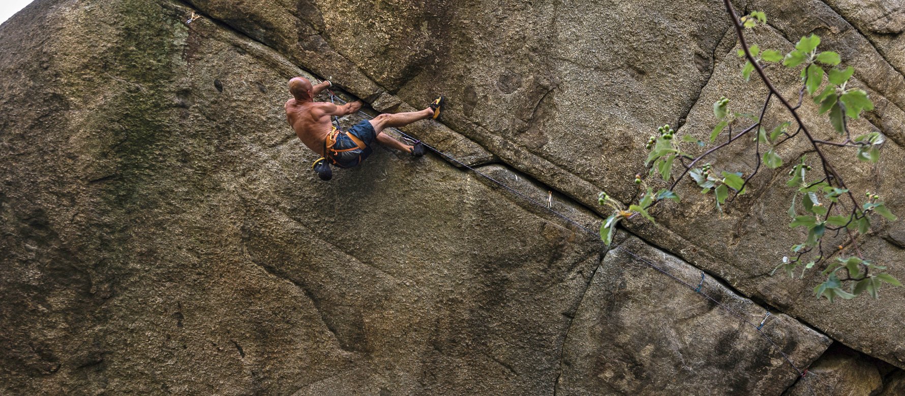 arrampicatore in parete