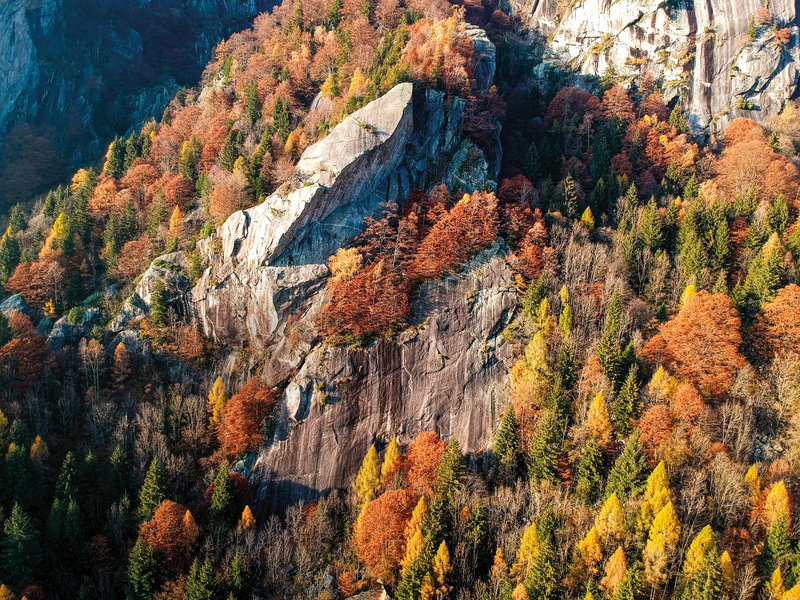 in arrampicata con vista dall'alto