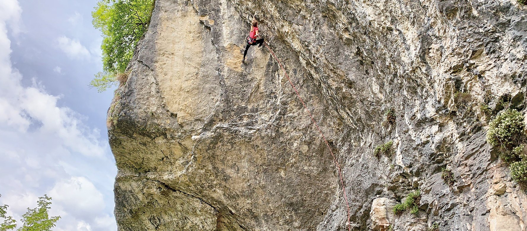 arrampicatrice in parete