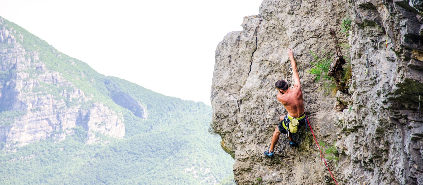 arrampicatore in parete