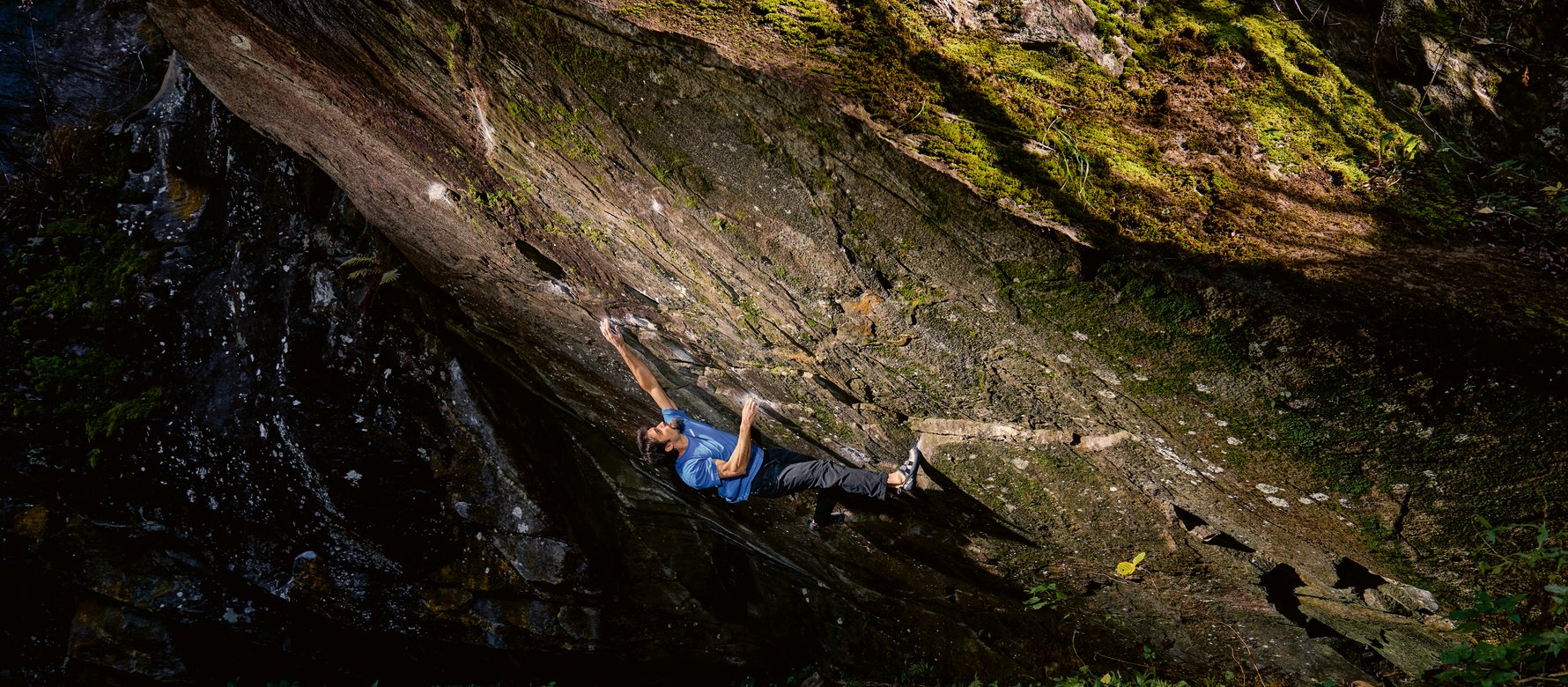 Arrampicata in strapiombo