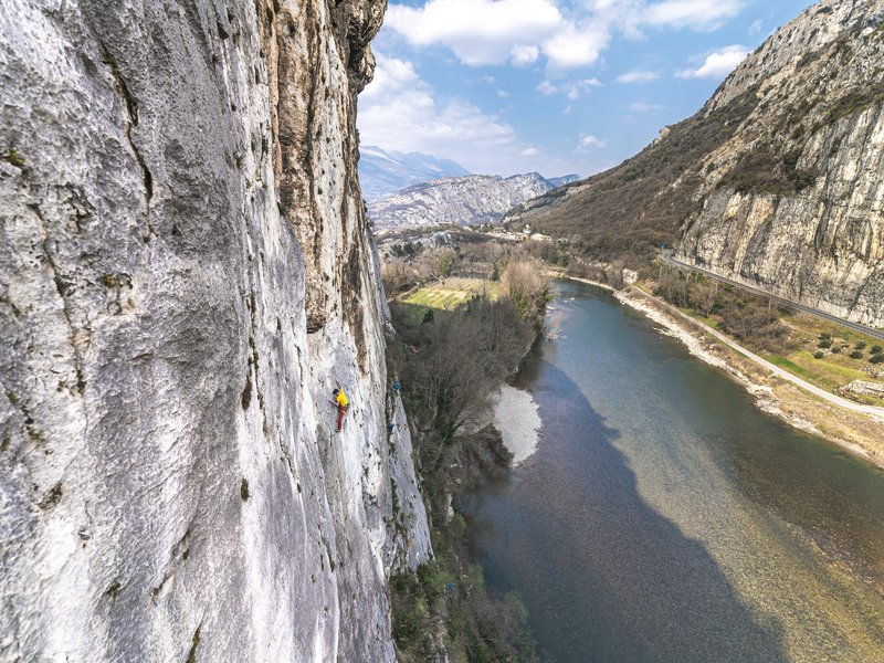 arrampicatore in parete