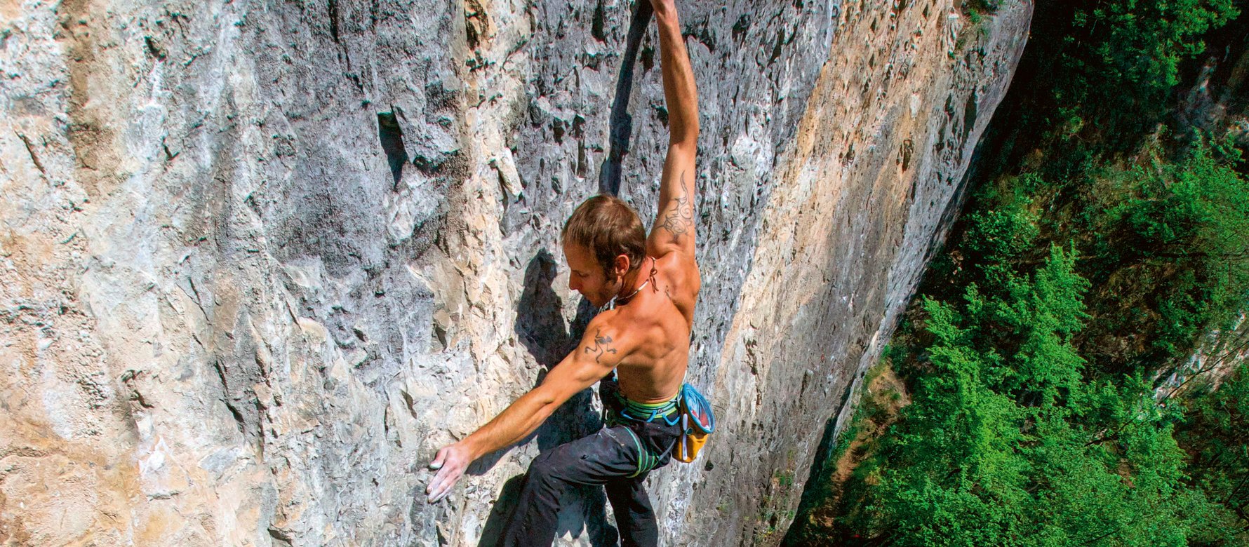 climber in falesia