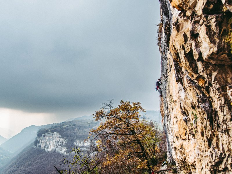 arrampicatore in parete