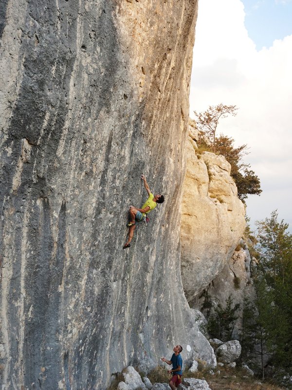 arrampicatore in parete