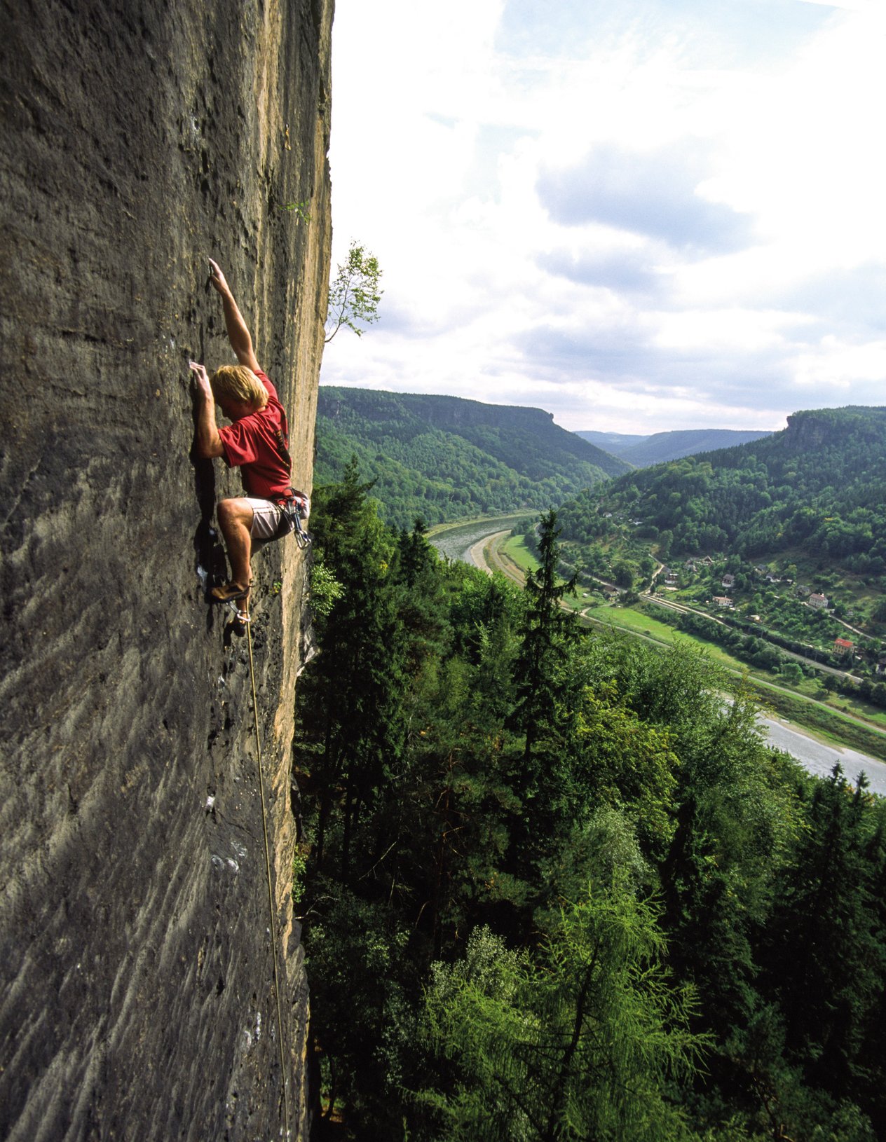 arrampicatore in parete