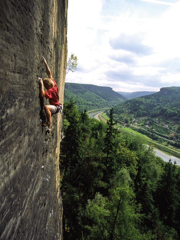 arrampicatore in parete