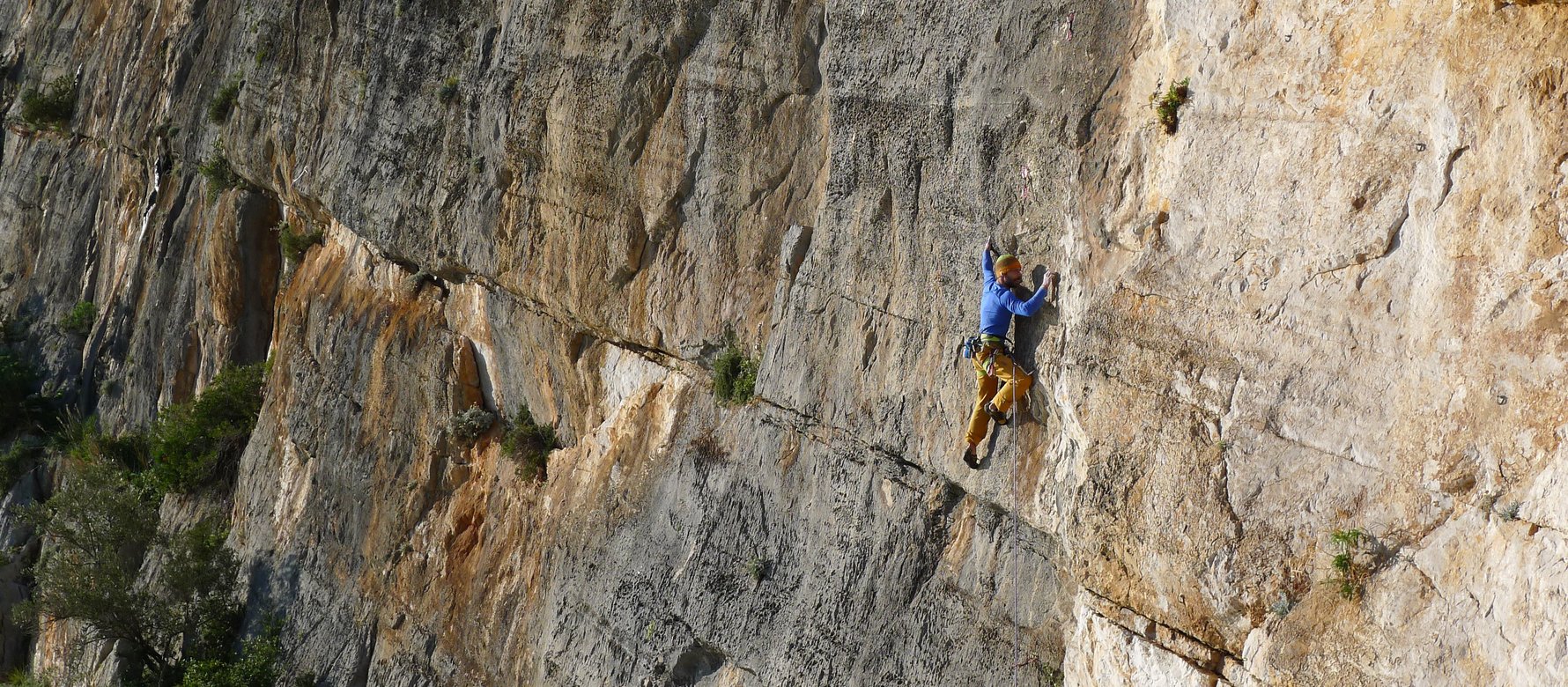 arrampicatore in parete