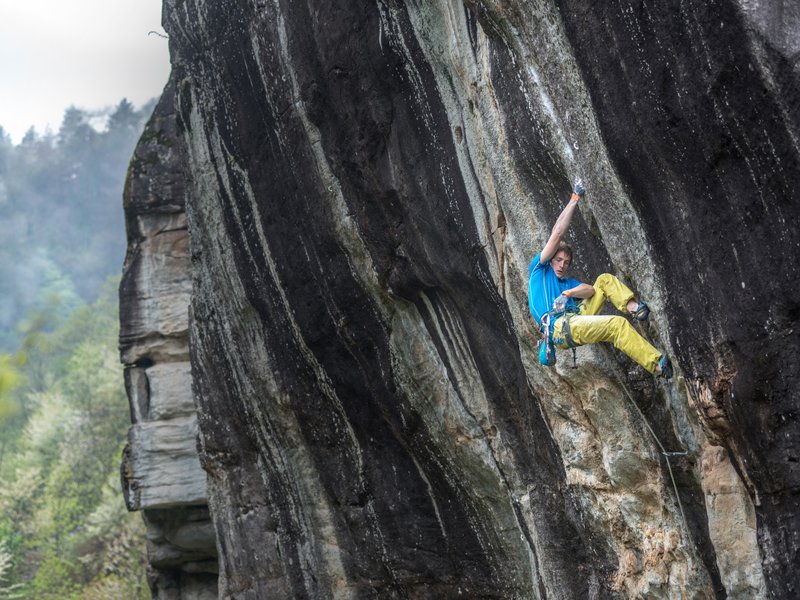 arrampicatore in parete