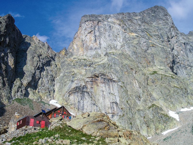 vista del corno stella e del rifugio