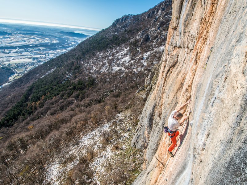 arrampicatore in parete