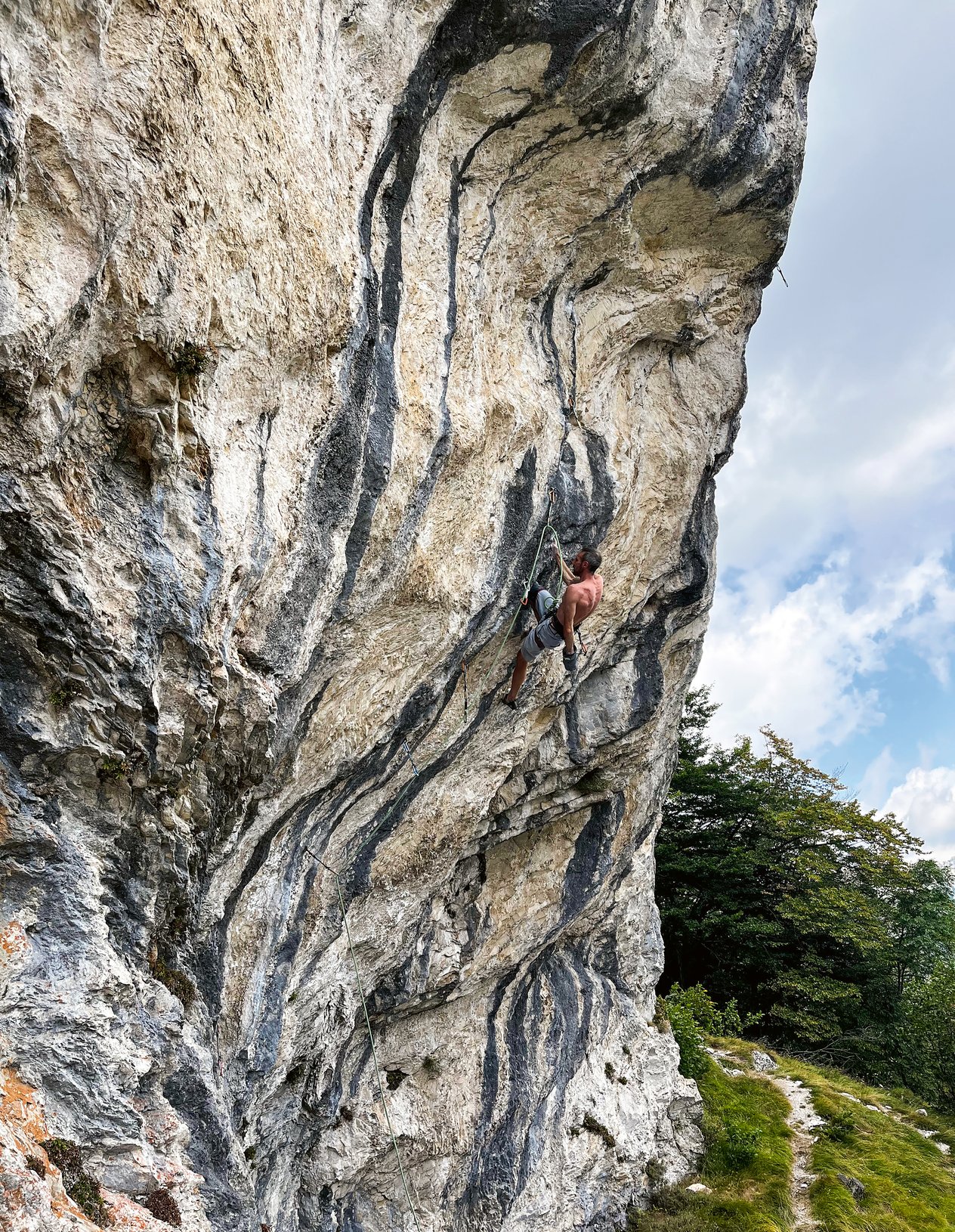 Arrampicata in strapiombo