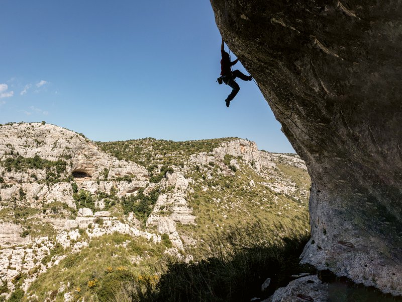 arrampicatore in parete