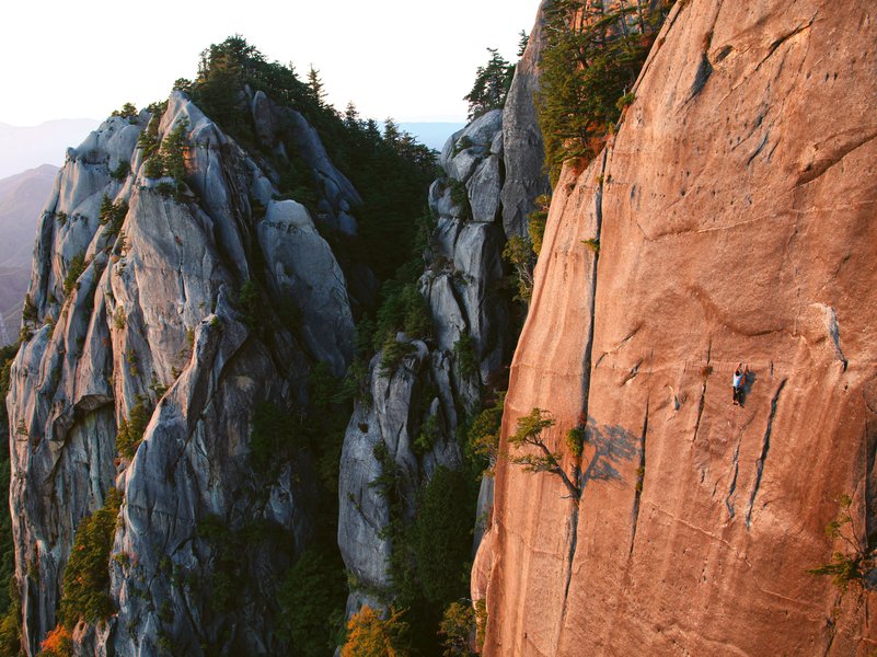 arrampicatore in parete