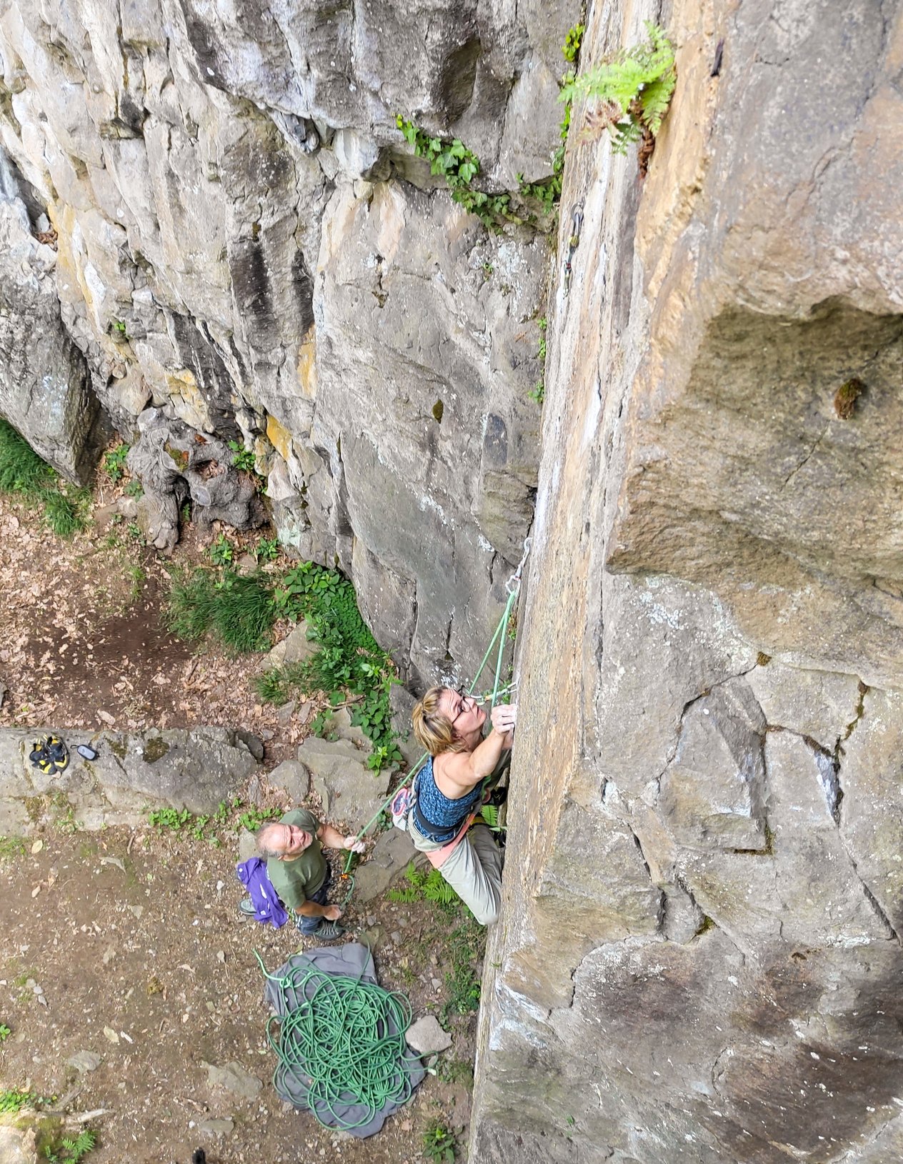 arrampicatrice in parete