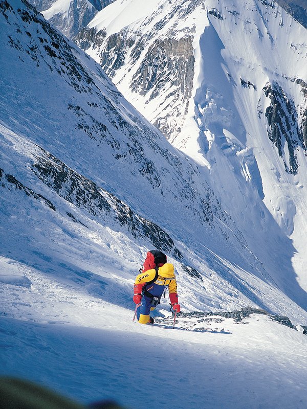 alpinista su un 8000