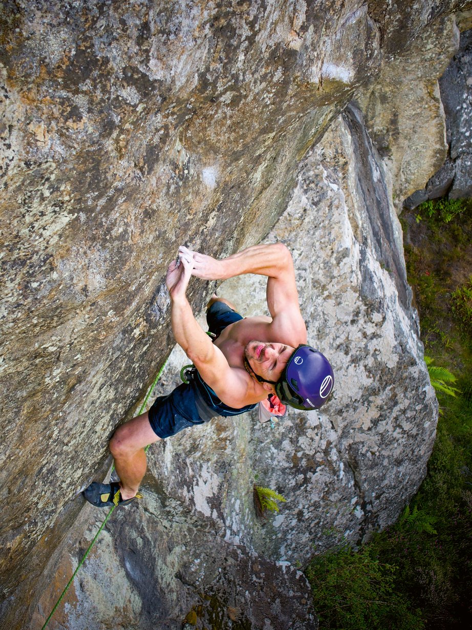 arrampicatore in parete
