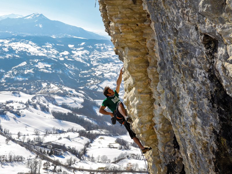 arrampicatore in parete