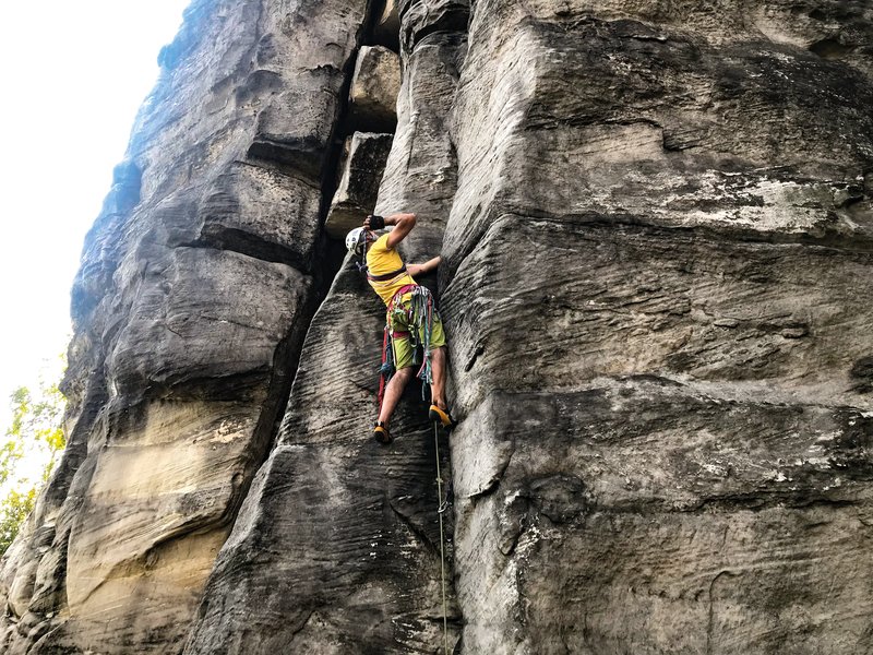 arrampicatore in parete
