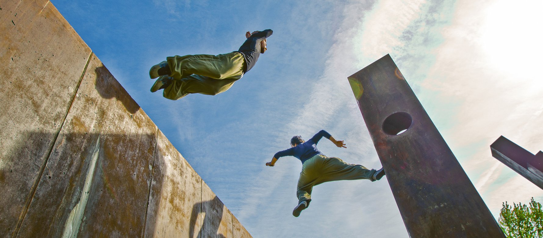 ragazzo fa parkour