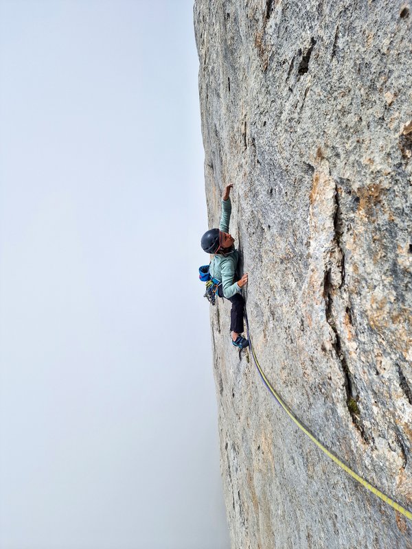 arrampicatrice in parete