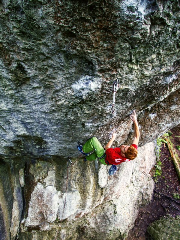climber in falesia