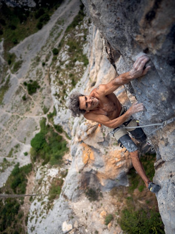 Arrampicata in strapiombo