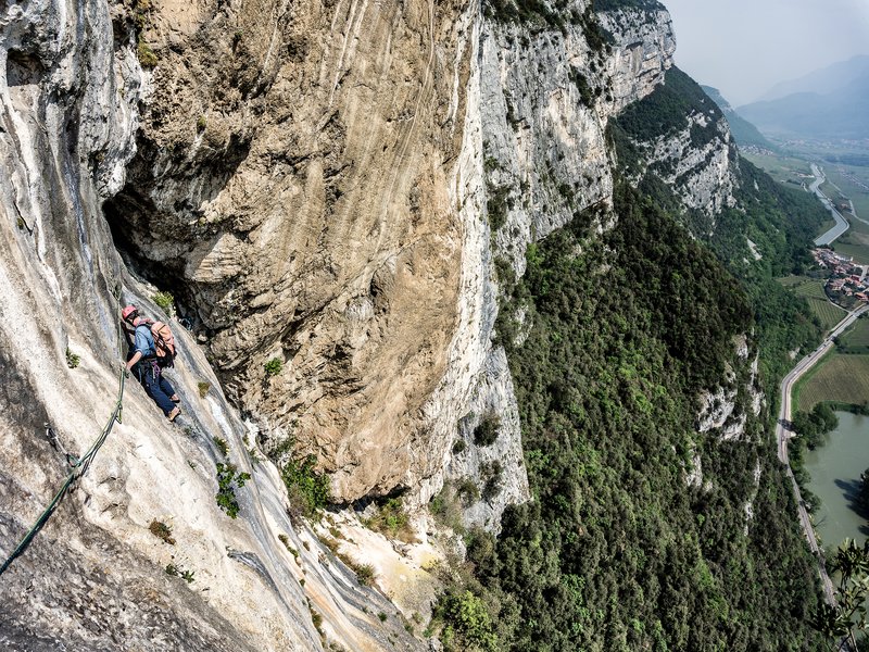 arrampicatore in parete