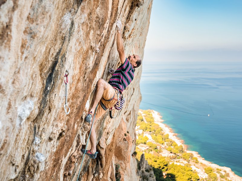 arrampicatore in parete